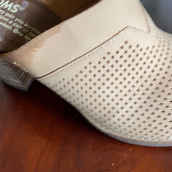 Toms - Picture 3 of 7